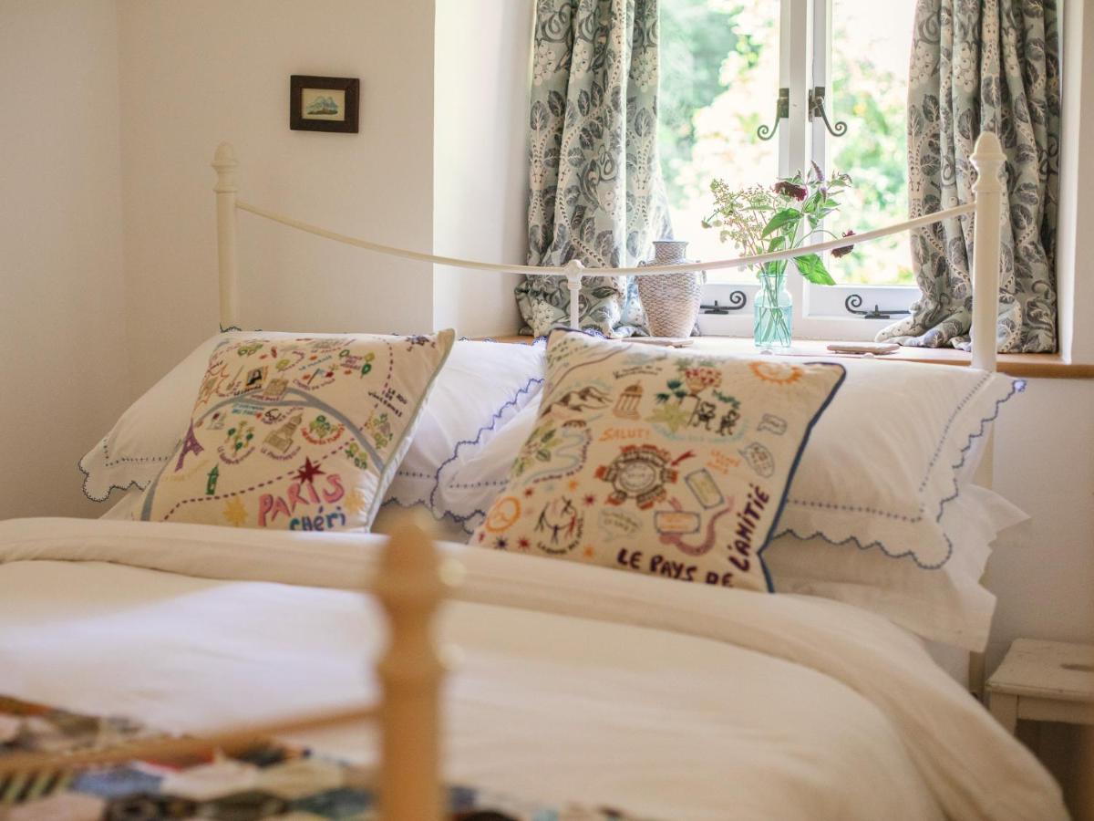 Lily Cottage Great Tew Bagian luar foto